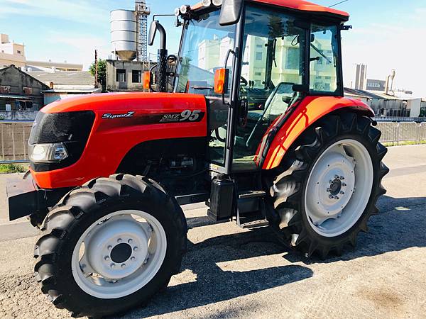 售 中古曳引機久保田smz95壱台 售 中古曳引機久保田smz95壱台