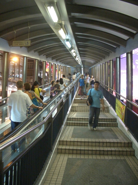 山上居民都搭乘這個下山上班