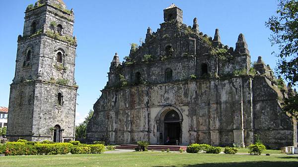 paoay-church-2.jpg