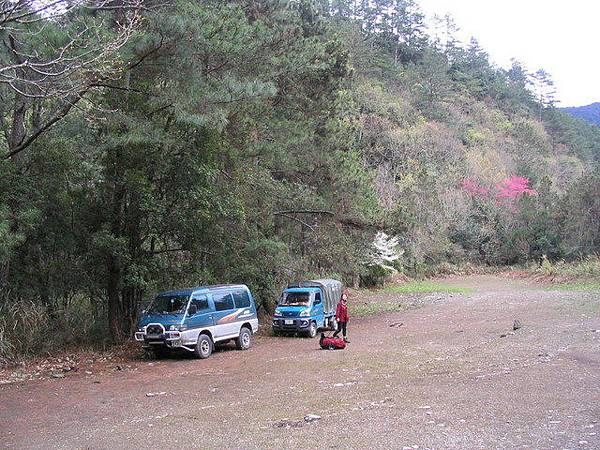 後面那台是新竹山協的車