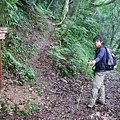 有往『雪山主峰』的路牌