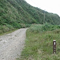 沿草山產業道路下山