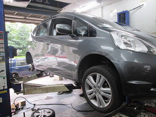 Honda Fit 行駛異音 後輪輪軸承更換 黑手黨的部落格內湖汽車保修廠 順成汽車 痞客邦