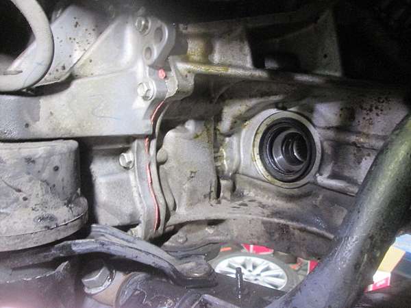 Lexus Es350 傳動軸防塵套破損 漏油 避震器漏油處理 黑手黨的部落格內湖 順成汽車 痞客邦 Lexus Es350 傳動軸防塵套破損 漏油 避震器漏油處理 黑手黨的部落格內湖 順成汽車 痞客邦