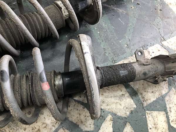 Camry 2 4 避震器漏油 避震器更換 黑手黨的部落格內湖 順成汽車 痞客邦 Camry 2 4 避震器漏油 避震器更換 黑手黨的部落格內湖 順成汽車 痞客邦