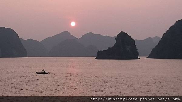 Halong Bay-Sunset Halong Bay-Sunset