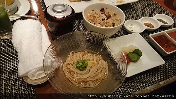 味增湯 蕎麥麵或炒飯 味增湯 蕎麥麵或炒飯