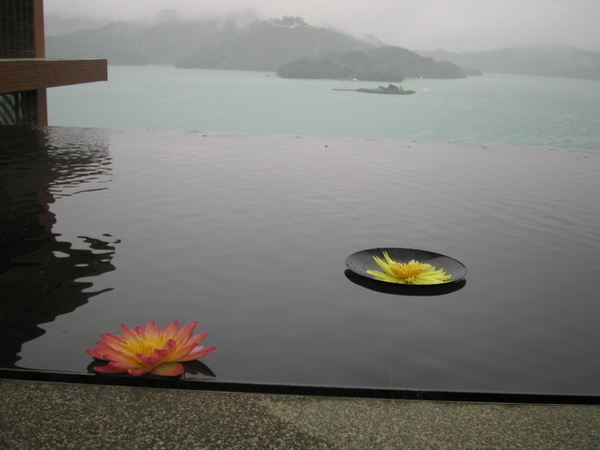 涵碧樓與日月潭 天水一色 涵碧樓與日月潭 天水一色