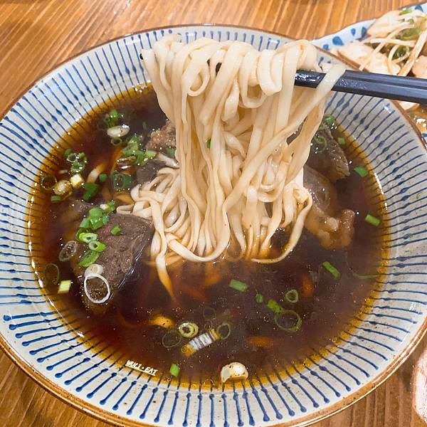 [食記]  【台北美食】東館牛麵食館-天然好喝中藥湯底牛肉麵