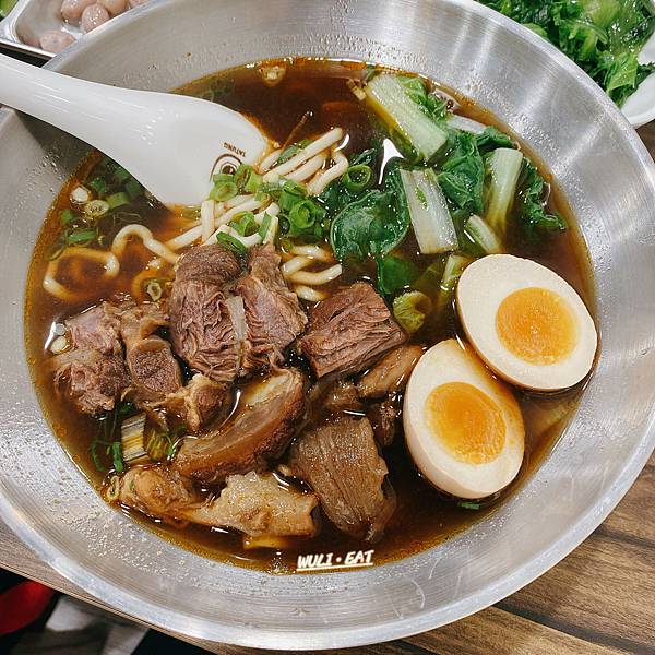 [食記]  【三重美食】王紀牛肉麵-平價牛肉麵，搭配套餐只要