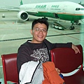 2008-10-22-006Simon與飛機.jpg