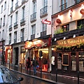 Street walking (left shore of Seine)