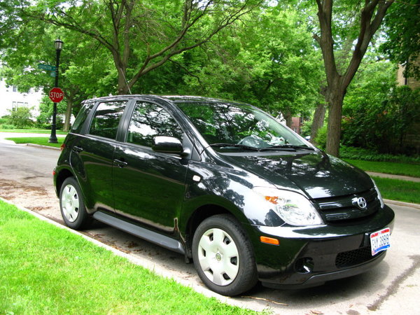 2005 Scion xA_Front right.JPG