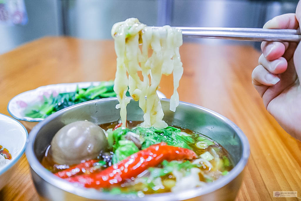 桃園龜山美食 盤點6間龜山區看起來不起眼卻深藏不露的小吃店 麵店小吃越南料理 靜兒貪吃遊玩愛分享
