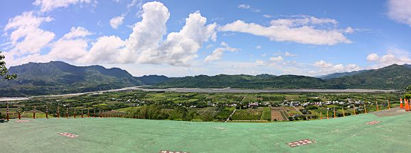 鹿野飛行傘起飛台寬景