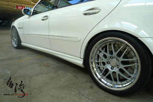 AMG E55-03.jpg