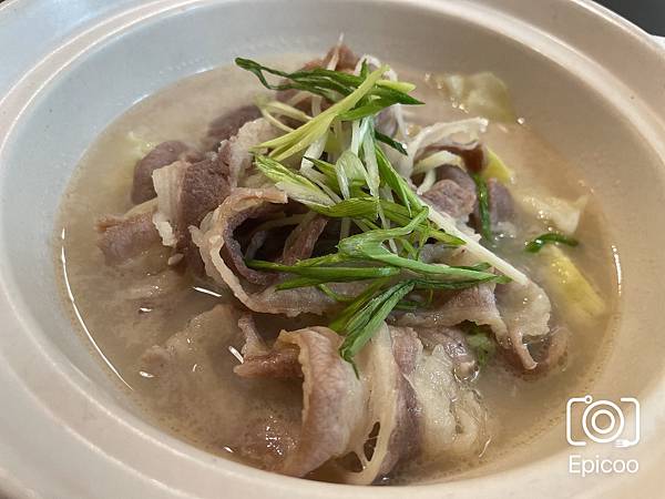 以30餘種香料料理的[秦老大‧翹腳牛肉]香味四溢.jpg
