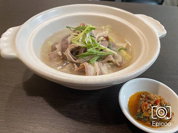 以30餘種香料料理的[秦老大‧翹腳牛肉]香味四溢2.jpg