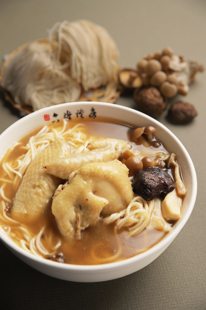 可現點亦可外購的黑蒜珍菇菜圃雞麵_0.jpg