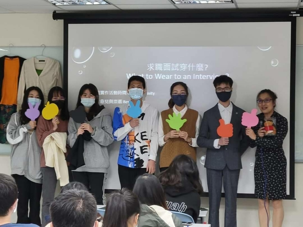 Flora受邀到東吳大學商學院分享求職顏色學_0.jpg