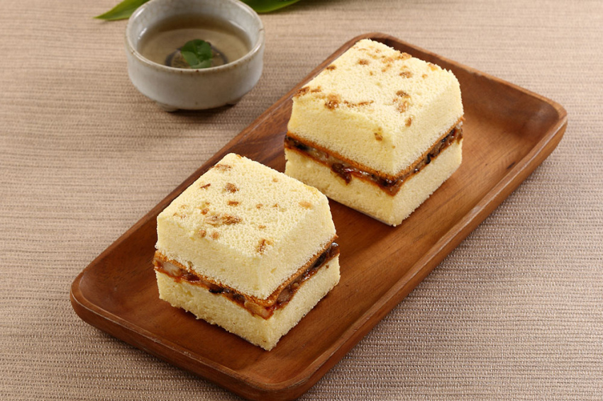 【美食開箱實記】豐原廟東旁的百年秘寶：寶泉鹹蛋糕，一口尋回老