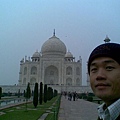 Taj Mahal and me 5.JPG