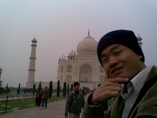 Taj Mahal and me 9.JPG