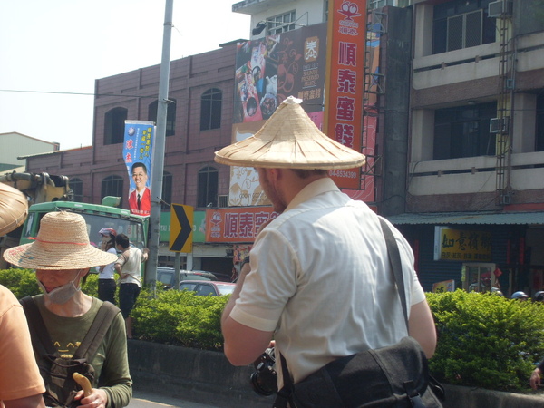 外國人也來湊熱鬧