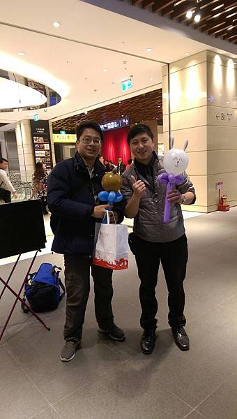 2014-12-13~12-14松山火車站街頭氣球21.jpg