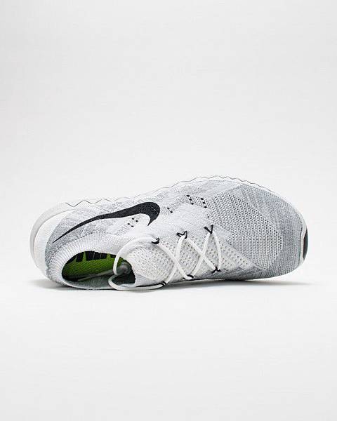 718420-100_sivasdescalzo-Nike-wmns-free-3.0-flyknit-white-black-718420-100-4.jpg