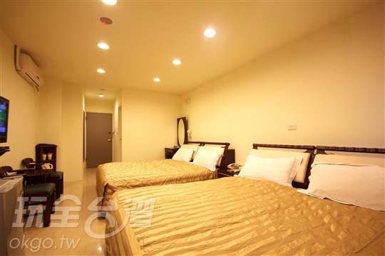 房內4.jpg 房內4.jpg