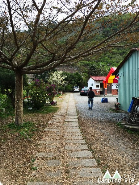 鳥松崙森林渡假營