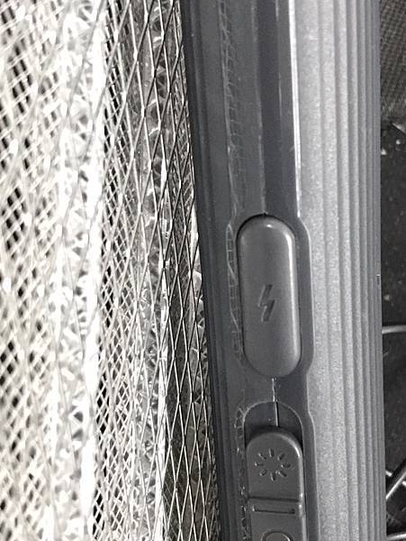 +886 極野家 三合一可摺疊Type-C充電捕蚊拍