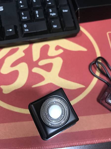 【好物分享】MOZTECH X OLIBEAR 電動迷你刮鬍