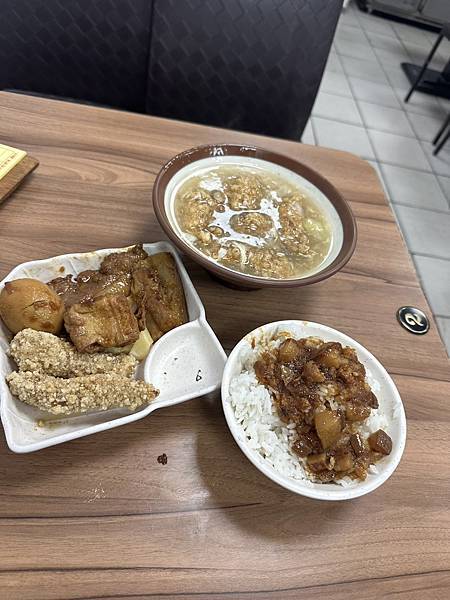 高雄前鎮美食] 阿里阿豆｜草衙在地人激推銅板小吃！新衙路必吃