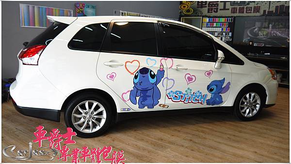 MITSUBISHI COLT PLUS 史迪奇%26;哆啦a夢 車身彩貼 MITSUBISHI COLT PLUS 史迪奇%26;哆啦a夢 車身彩貼