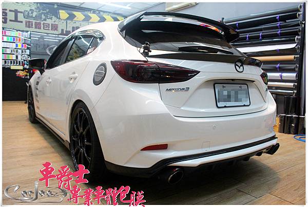 NEW MAZDA3 尾燈 茶色燻黑 改色包膜 NEW MAZDA3 尾燈 茶色燻黑 改色包膜