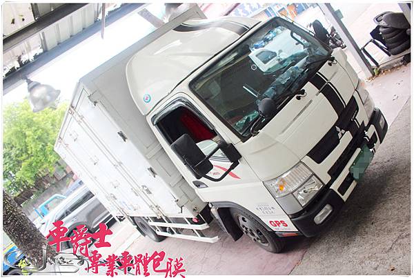 CANTER 3.5噸車頭 3D黑卡夢 運動線條 CANTER 3.5噸車頭 3D黑卡夢 運動線條