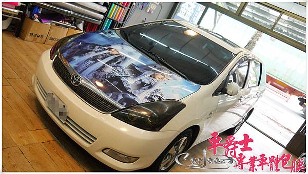 TOYOTA WISH 客製化金光布袋戲引擎蓋彩貼