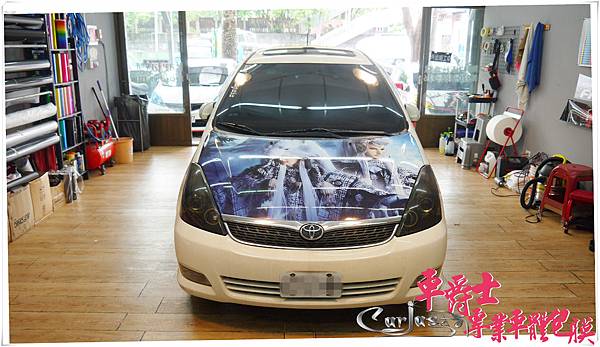 TOYOTA WISH 客製化金光布袋戲引擎蓋彩貼