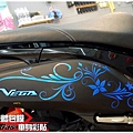 SYM VEGA 客製化反光藍古典拉花藤蔓車身彩貼