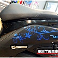 SYM VEGA 客製化反光藍古典拉花藤蔓車身彩貼