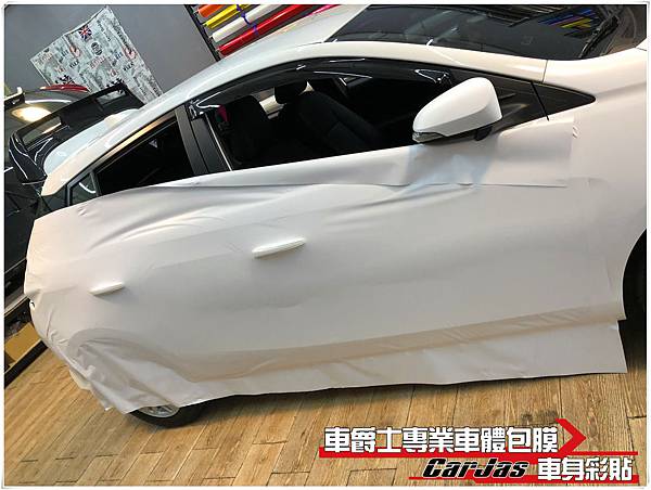 TOYOTA YARIS 全車消光白改色包膜