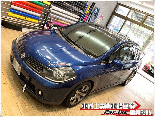 NISSAN TIIDA 類全景天窗高亮黑車頂貼膜