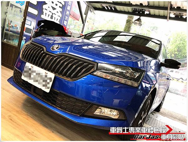 SKODA FABIA 水箱護罩鍍鉻飾條 3D黑卡夢改色包膜