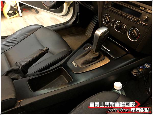 BMW 318i 內裝飾板 消光黑改色包膜 BMW 318i 內裝飾板 消光黑改色包膜