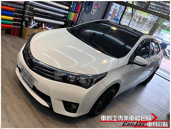 TOYOTA ALTIS 類全景天窗高亮黑車頂貼膜