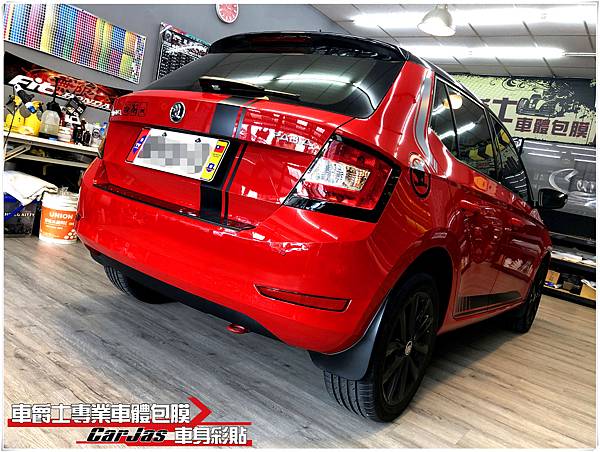 SKODA FABIA 客製化運動線條車身彩貼