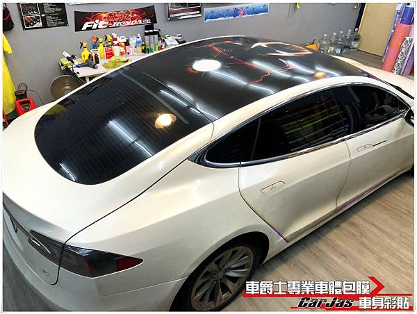 TESLA MODEL3 客製化鋼鐵人車頂彩貼