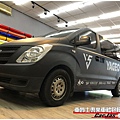 車爵士車體包膜車身彩貼-HYUNDAI STAREX 國巨衝浪隊保母車客製化車體廣告車身彩貼